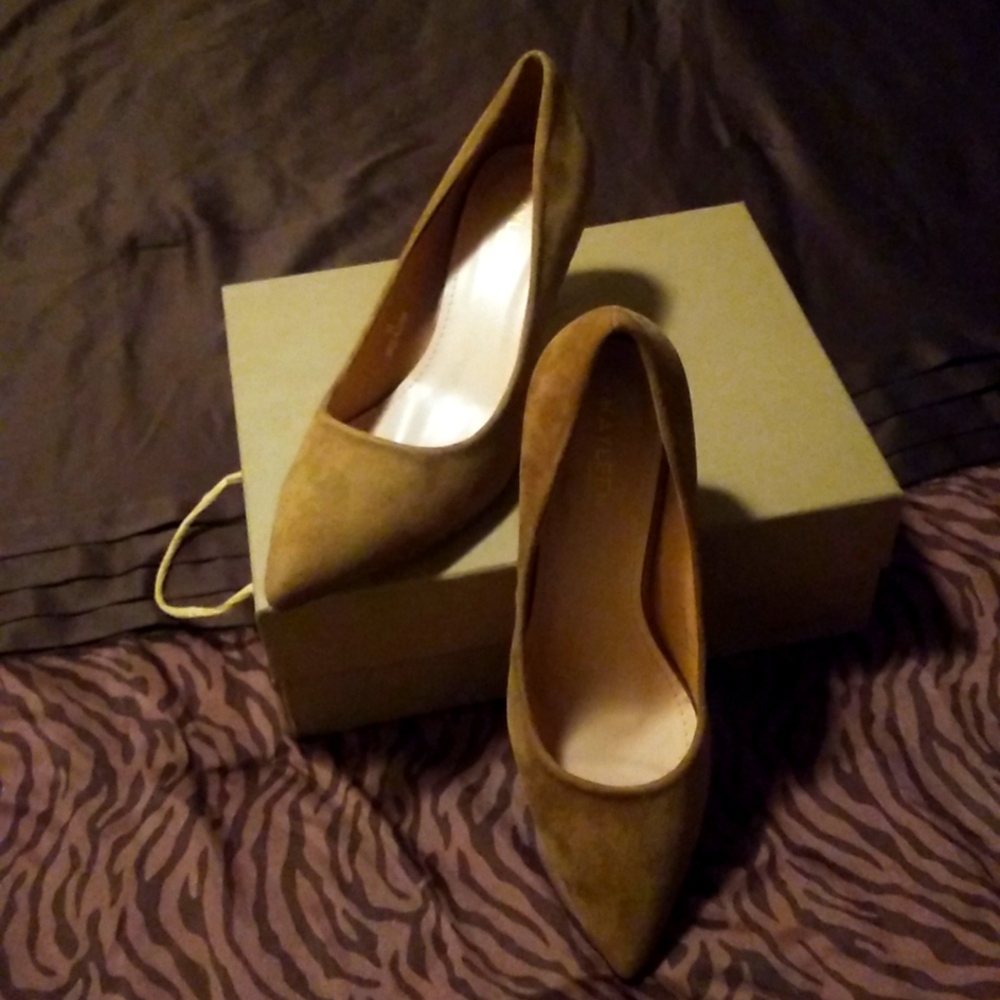 Fuax sueded pumps